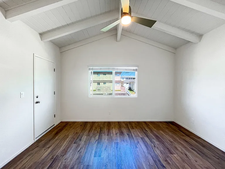 2118 Carnegie Ln — Photo 25