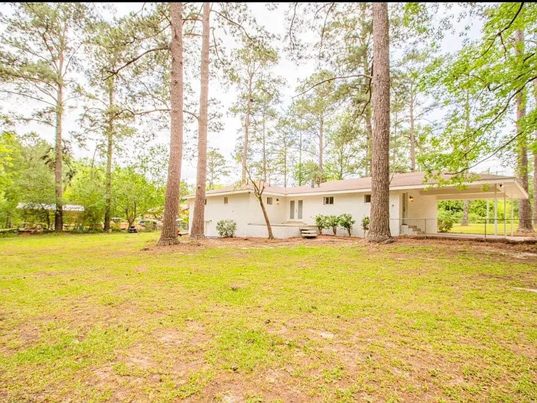 702 E Pinetree Blvd — Photo 6