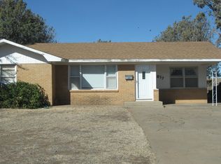 817 Borger St, Plainview, TX 79072