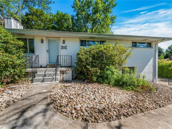 610 Greenspring Dr, Gibsonia, PA 15044