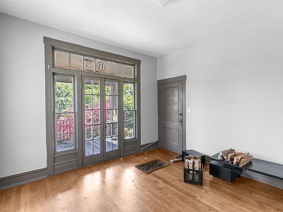 3rd image of 1131 16th Ave S #A