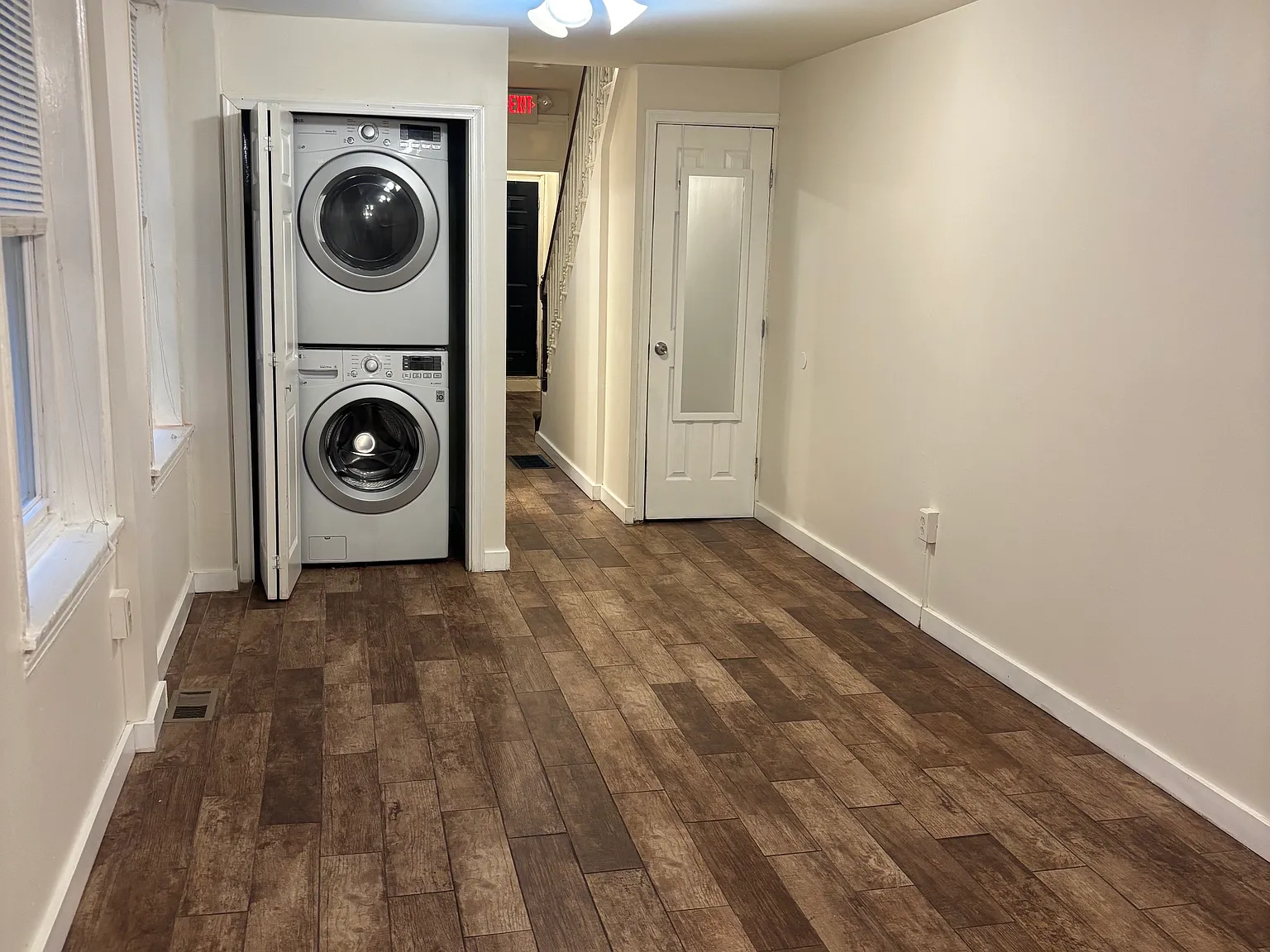 5 bed, 3200 sqft, $2,800 — Photo 2