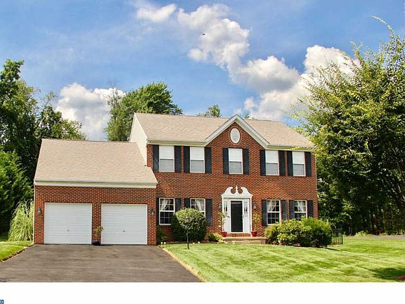 3rd image of 143 Cornwall Pl