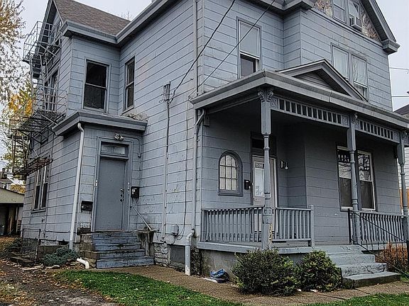 3rd image of 2047 Lawrence Ave