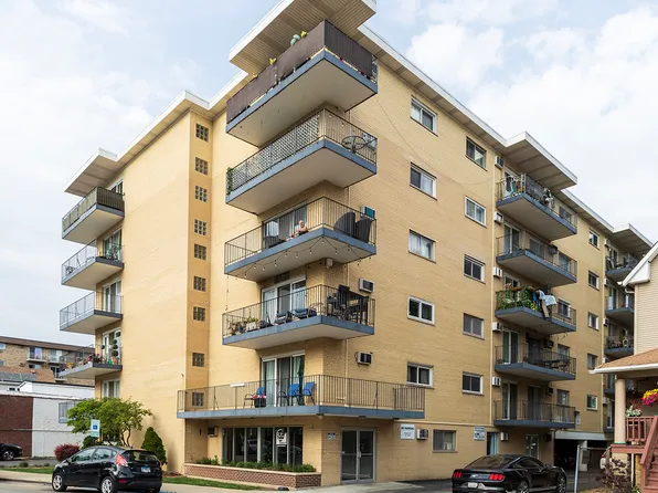 320 Circle Ave APT 102, Forest Park, IL 60130
