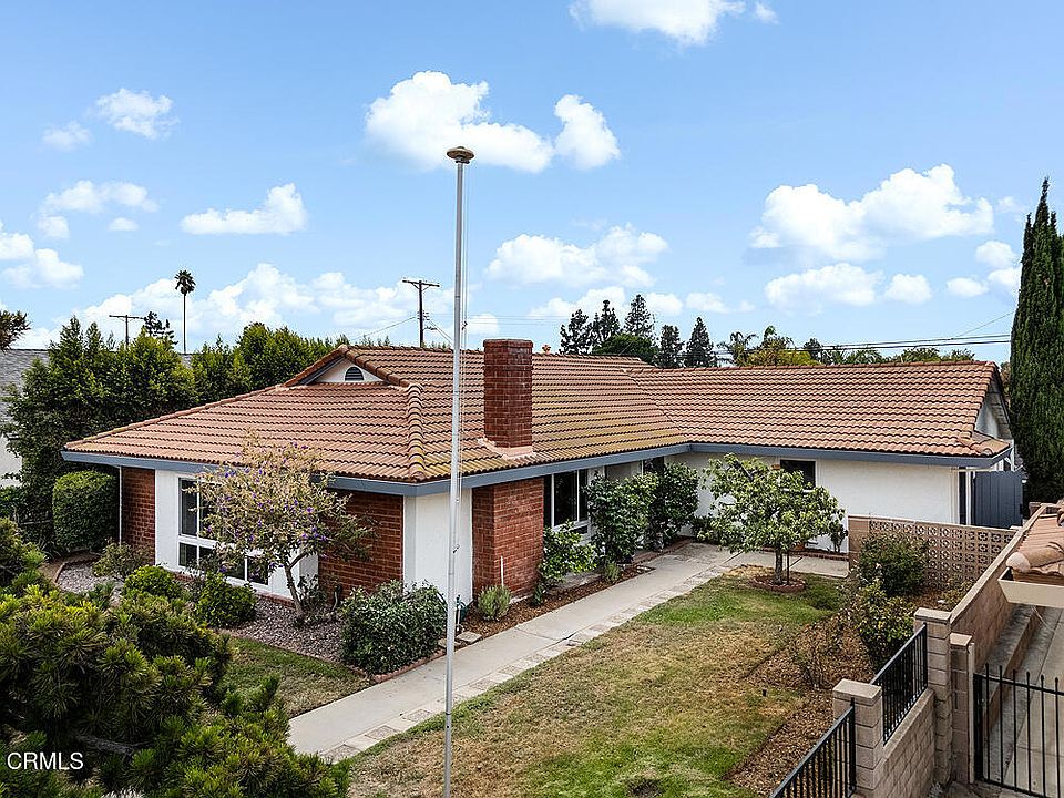 1st image of 9645 Woodley Ave