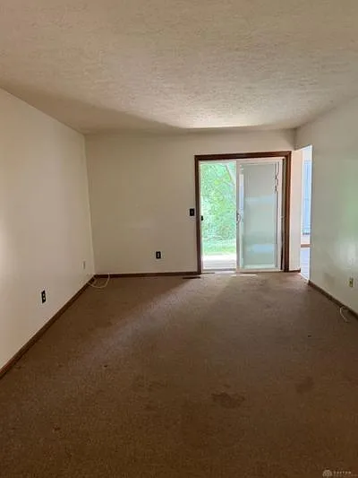 712 Hidden Valley Ct — Photo 3