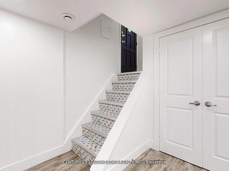 70 Wexford Blvd #BASEMENT — Photo 10