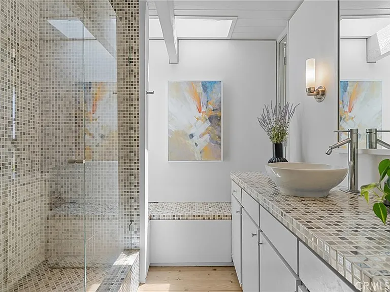1494 Bluebird Canyon Dr — Photo 29