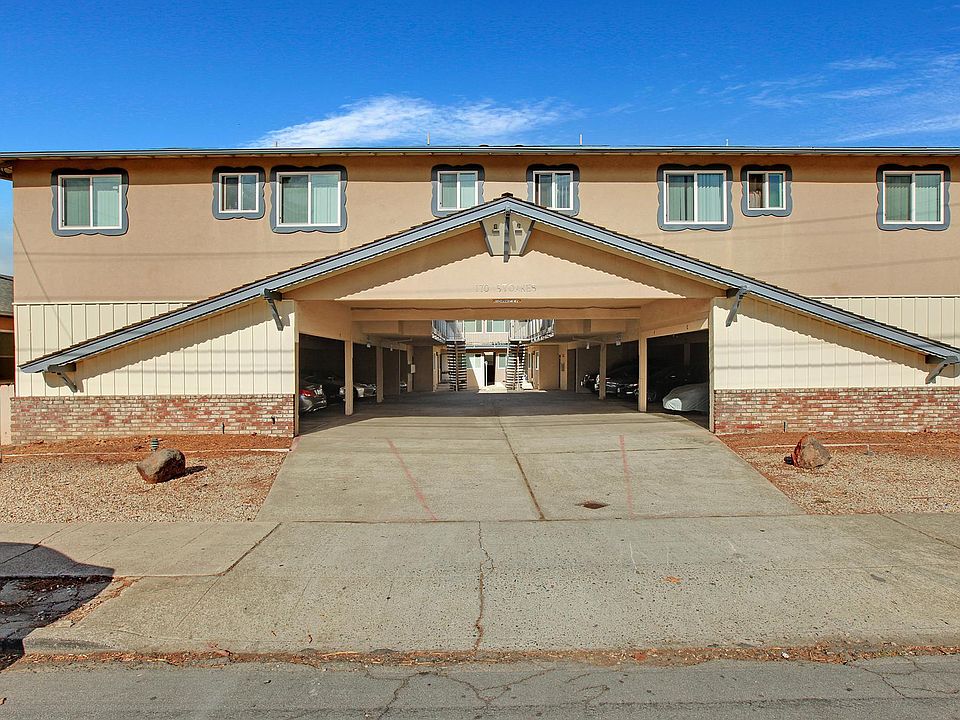 1st image of 170 Stoakes Ave APT 3