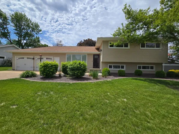 710 N I St, Monmouth, IL 61462