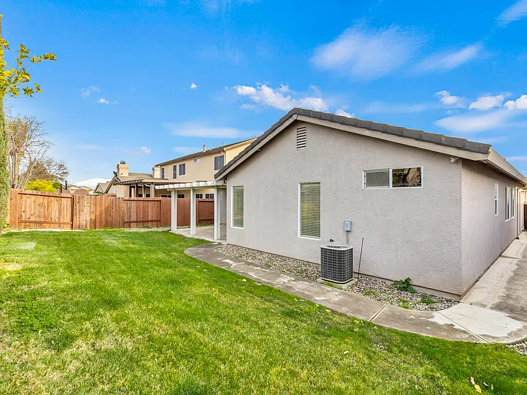 8795 Monterey Oaks Dr — Photo 48