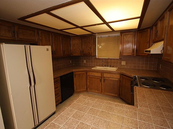 2nd image of 1465 E Laguna Pl Unit 7
