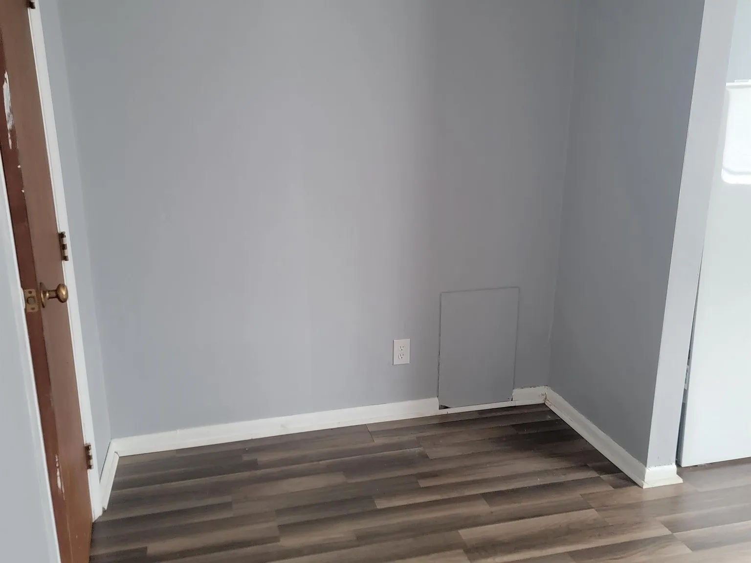 604 West Grand Avenue — Photo 2