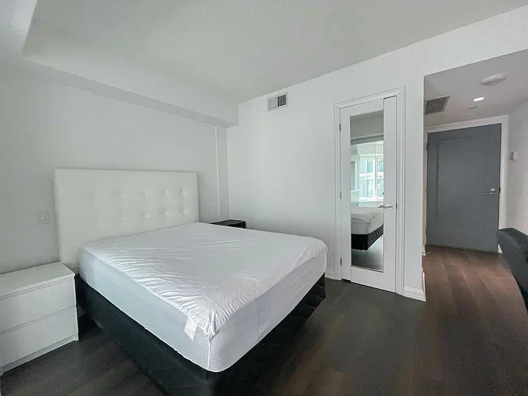 155 Yorkville Ave #2411 — Photo 11