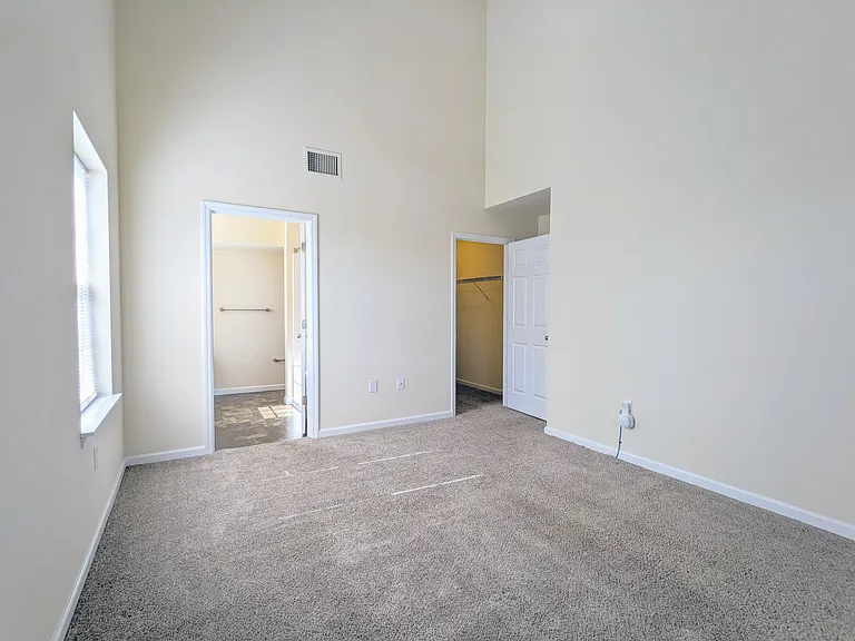 Newport Commons — Photo 95