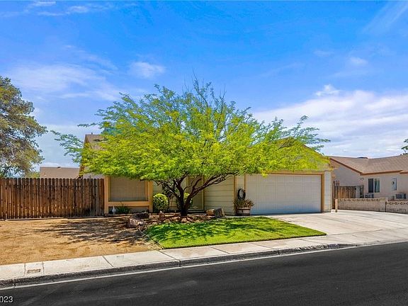 2nd image of 5913 Santa Catalina Ave