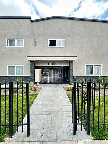 6518 CORONA Photo 1