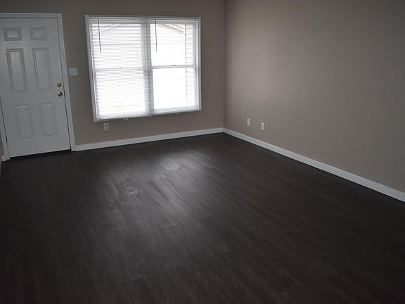 2nd image of 1809 Kraig Dr #5