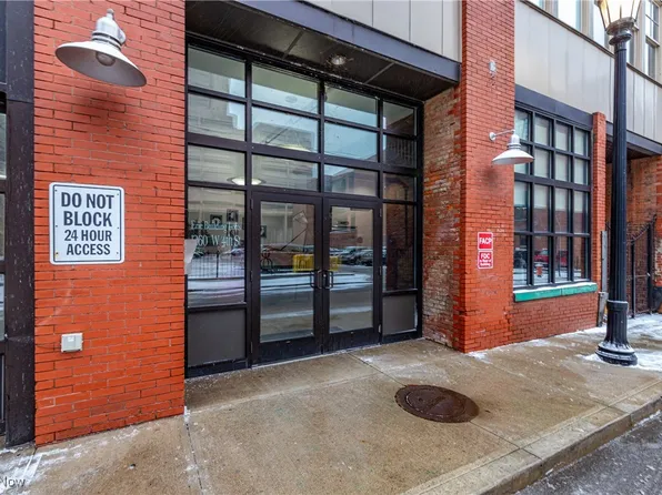 1260 W 4th St APT 303, Cleveland, OH 44113