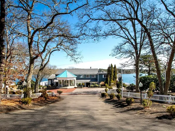 110 Valley Rd, Plymouth, MA 02360