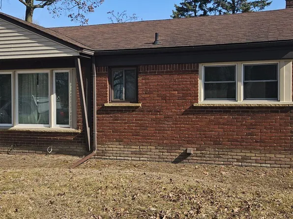 2031 Pelham St, Dearborn, MI 48124