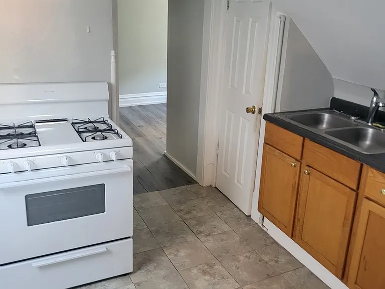 1443 N Bell Ave #3 — Photo 5
