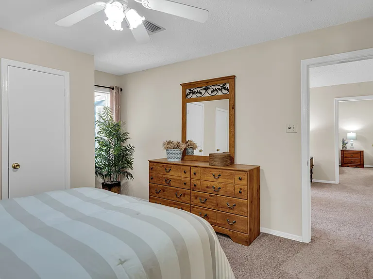Woodlake Apartments — Photo 85