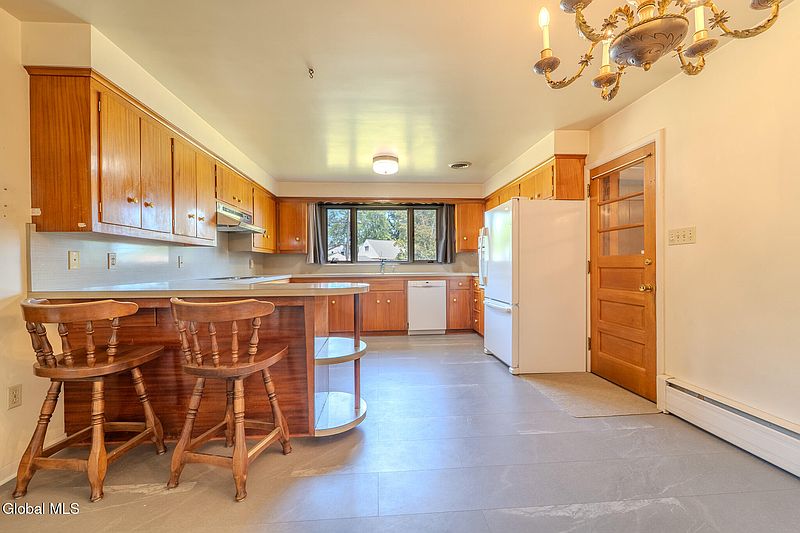 3rd image of 1215 Frantzke Avenue