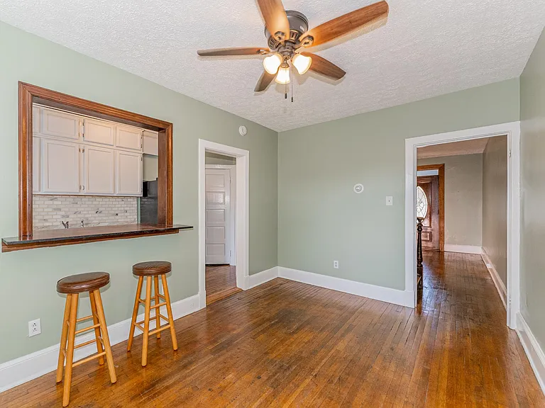 3028 W Leigh St — Photo 9