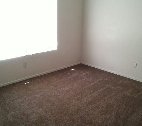 5th image of 110 S Lindsay St APT B