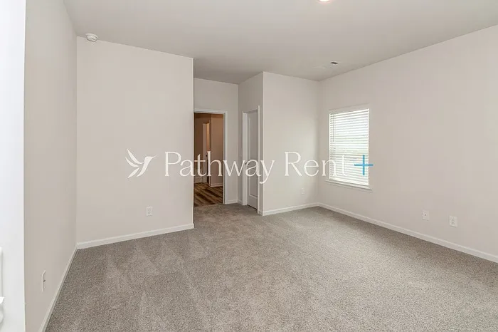 603 Mackenzie Cv — Photo 17