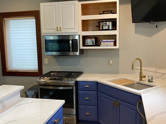 3rd image of 2152 Williams Ave