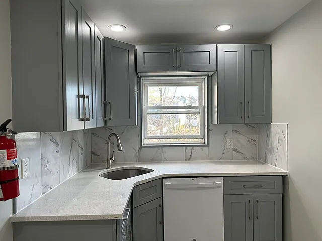 2 bed, $2,300 — Photo 2