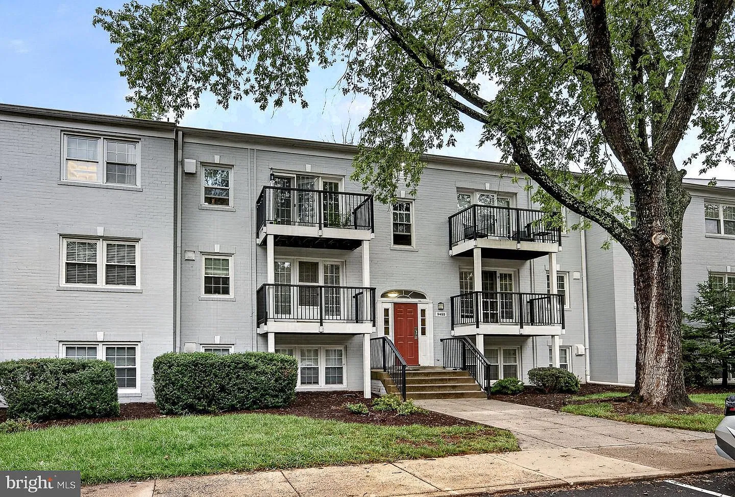 2 bed, 1.0 bath, 914 sqft, $2,100 — Photo 1