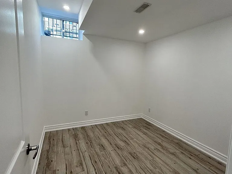 6 Longworth Ave — Photo 9