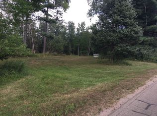 8972-W8972 Peterson Dr, Iron Mountain, MI 49801