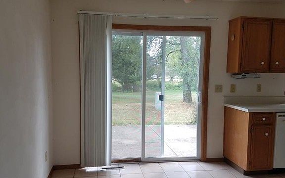 4th image of 3365 E Summerfield Dr