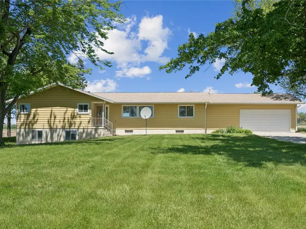 1347 Pp Ave, Marengo, IA 52301
