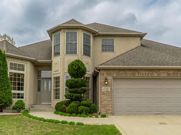 8592 Ventura Trails Dr, Saint John, IN 46373