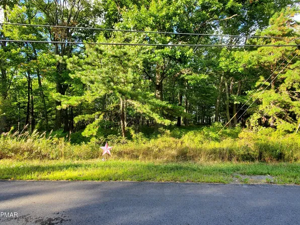 120 Remuda Dr, Hawley, PA 18428