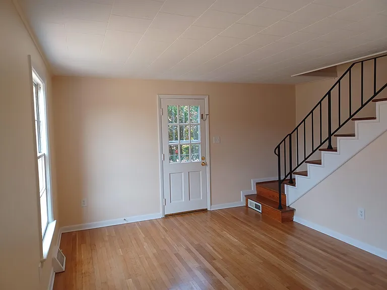 220 E Whitlock Ave #1 — Photo 4
