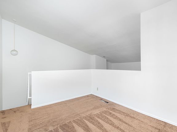 5th image of 607 N Rossmore Ave APT 204