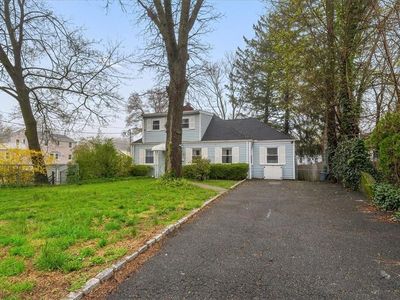 60 County Center Road, White Plains, NY, 10607