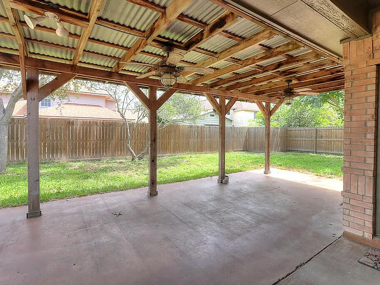 7810 Duchess St — Photo 16