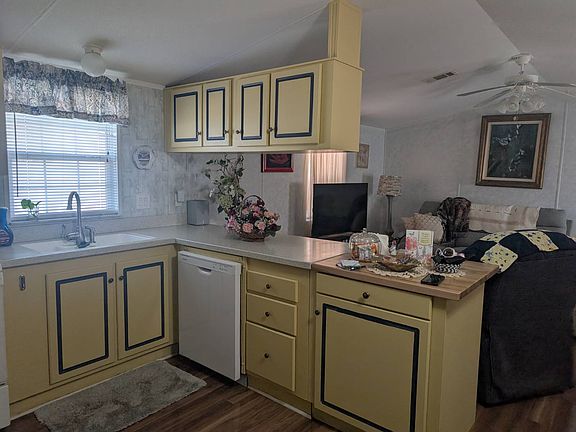 4th image of 3006 Wisconsin Dr