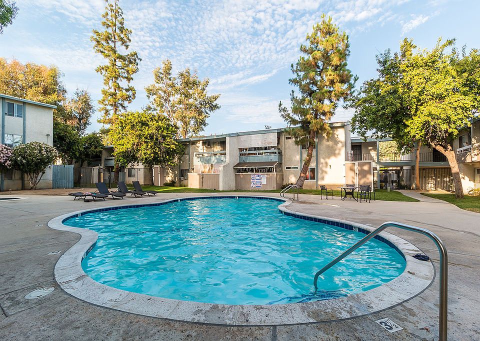 2nd image of 21801 Roscoe Blvd Unit 106