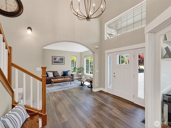 4th image of 800 Spieden Place