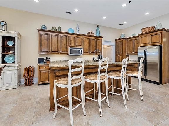 4th image of 800 Ocean Blvd Unit 108