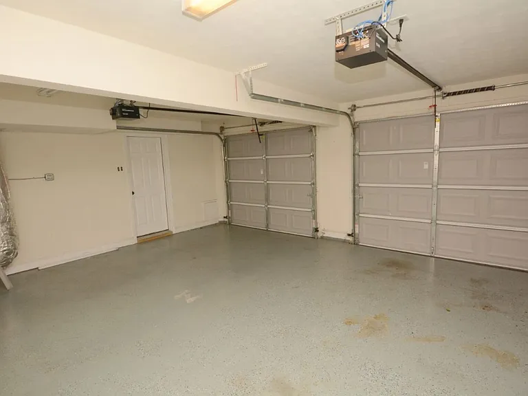 2216 E Berrie Cir — Photo 45